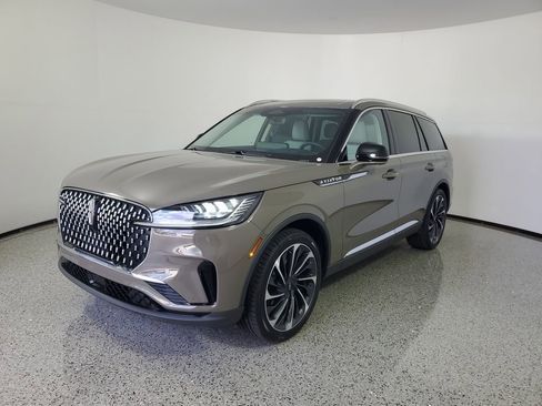 New 2025 Lincoln Aviator Reserve RWD image 2