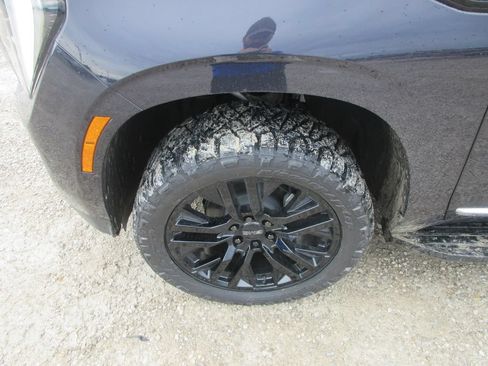New 2026 GMC Yukon XL Elevation w/ Elevation Premium Package AWD/4WD image 11