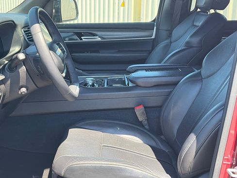 Used 2024 Jeep Grand Wagoneer L Series II w/ Quick Order Packagew 28T AWD/4WD image 4