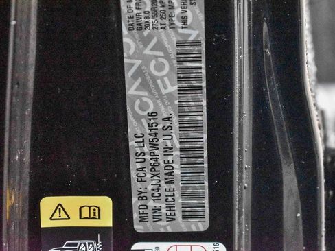 Used 2023 Jeep Wrangler Unlimited Sahara w/ Cold Weather Group image 27