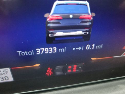 Used 2025 BMW X5 xDrive50e w/ Climate Comfort Package image 18