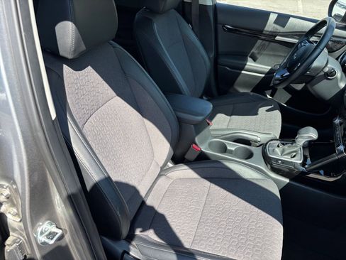 Used 2025 Kia Seltos S FWD image 37