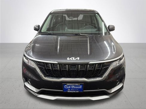 Used 2024 Kia Carnival LX image 10
