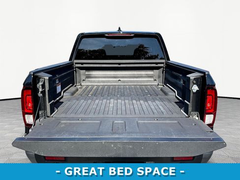 Used 2025 Honda Ridgeline Sport image 7