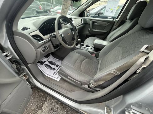 Used 2013 Chevrolet Traverse LS FWD image 5
