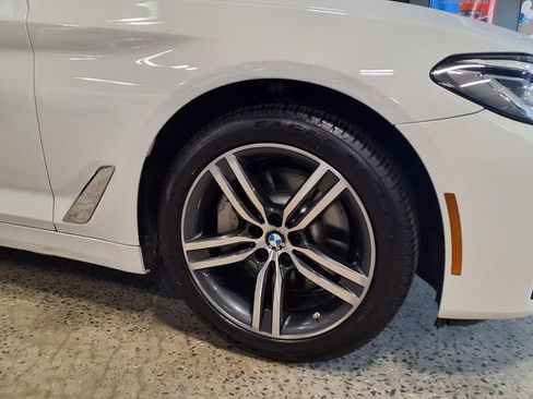 Used 2023 BMW 530i xDrive w/ Premium Package AWD/4WD image 11