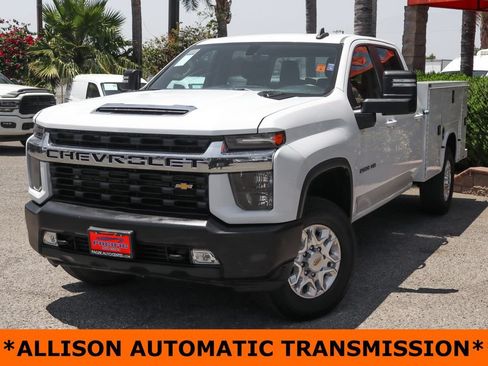 Used 2022 Chevrolet Silverado 2500 LT w/ Convenience Package AWD/4WD image 4