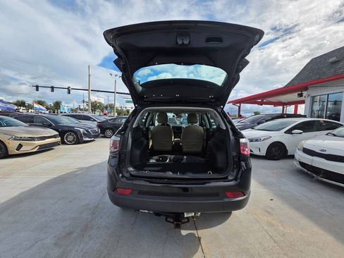 Used 2018 Jeep Compass Sport w/ Tech Group AWD/4WD image 16
