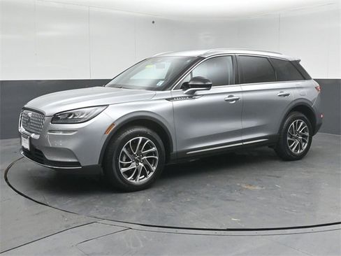 Certified 2022 Lincoln Corsair Standard w/ Equipment Group 101A image 3