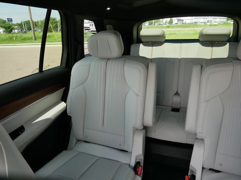 New 2026 Cadillac Vistiq Luxury w/ LPO, Floor Liner Package image 12