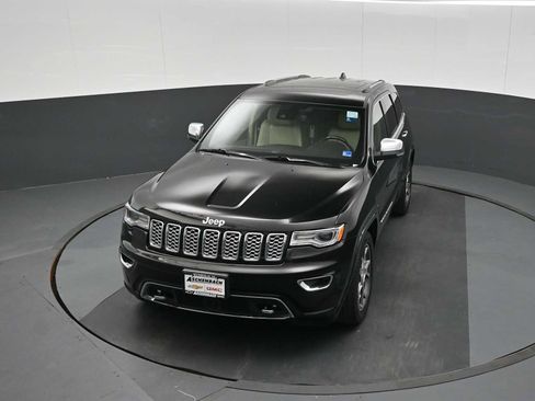 Used 2020 Jeep Grand Cherokee Overland AWD/4WD image 12