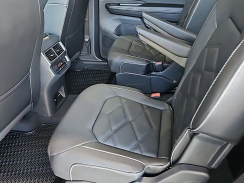 New 2026 Volkswagen Atlas SE image 24