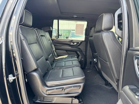 Used 2022 GMC Yukon XL SLT AWD/4WD image 22