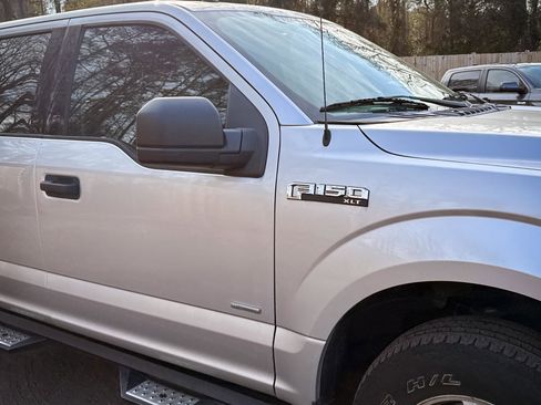 Used 2016 Ford F150 XLT image 14