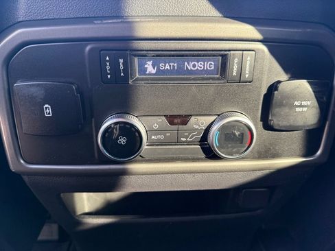 Used 2020 Ford Expedition XLT w/ Equipment Group 202A AWD/4WD image 26