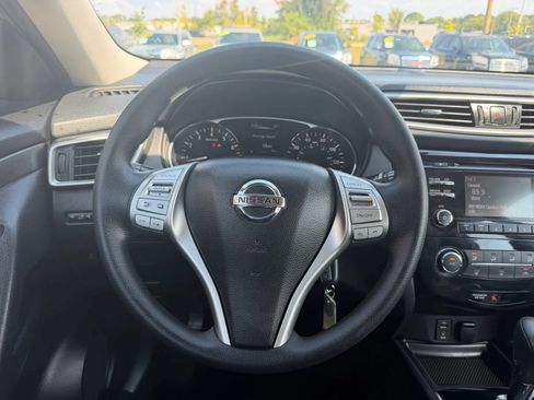 Used 2014 Nissan Rogue S FWD image 21
