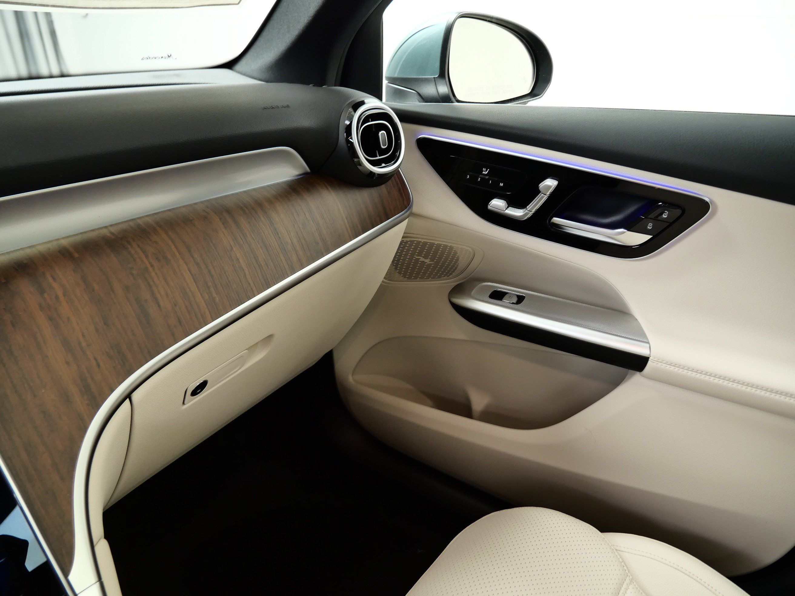 New 2027 Mercedes-Benz GLC 300 4MATIC image 11