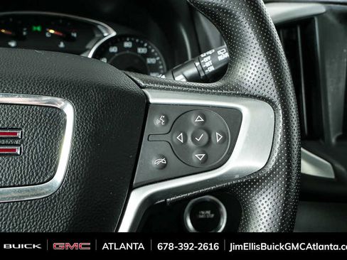 Used 2024 GMC Terrain SLE w/ Driver Convenience Package FWD image 11