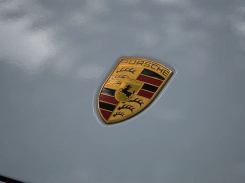 Used 2021 Porsche 911 Carrera image 3