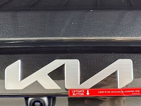 New 2025 Kia Niro EX image 23