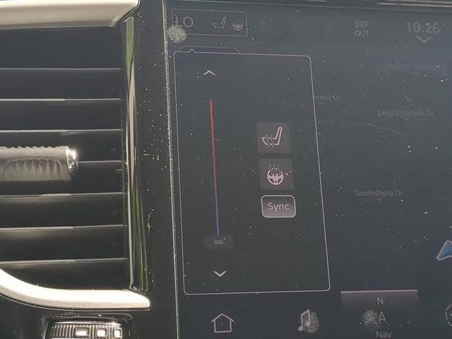 Used 2024 Chrysler Pacifica Limited FWD image 22
