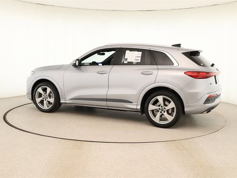 New 2025 Audi Q5 Prestige image 3