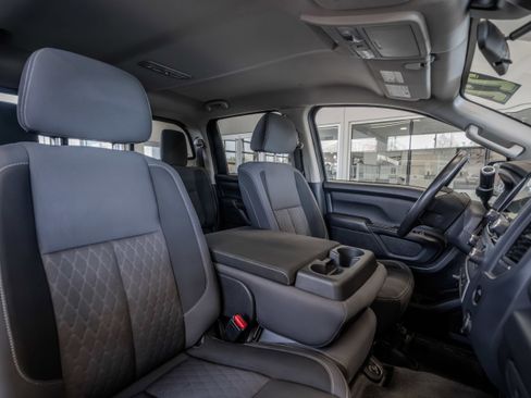 Used 2022 Nissan Titan S w/ S Utility Package image 28