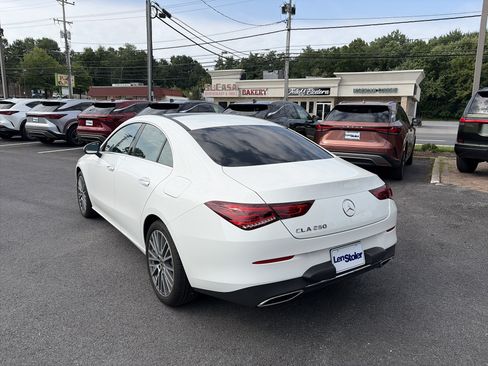 Used 2022 Mercedes-Benz CLA 250 image 3