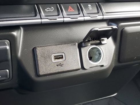 Used 2019 Chevrolet Silverado 1500 Custom w/ Custom Convenience Package AWD/4WD image 24
