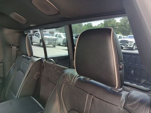 Used 2021 RAM 1500 Limited w/ Body Color Bumper Group image 19