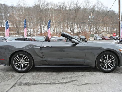 Used 2016 Ford Mustang Premium image 6