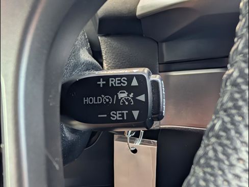 Used 2021 Toyota Tacoma SR5 RWD image 15