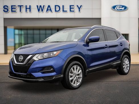 Used 2020 Nissan Rogue Sport SV FWD image 3