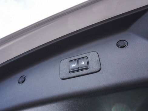 Used 2023 Nissan Armada SL w/ Midnight Edition Package image 46