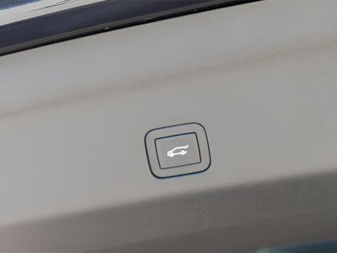 New 2026 GMC Yukon XL Denali w/ Denali Reserve Package image 30