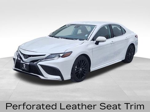 Used 2023 Toyota Camry XSE image 5