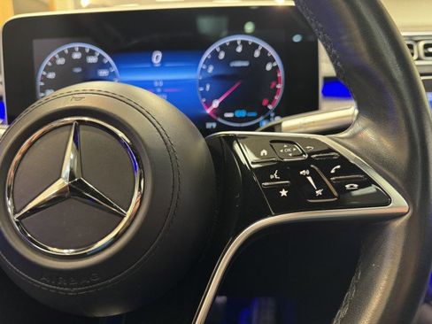Used 2022 Mercedes-Benz S 500 4MATIC w/ AMG Line Package image 18