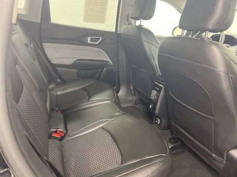 Used 2022 Jeep Compass Latitude image 21
