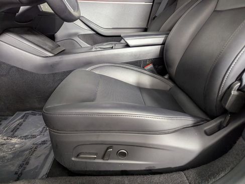 Used 2025 Tesla Model 3 Long Range image 12