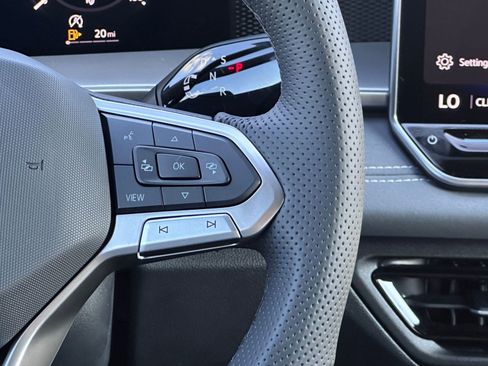 New 2026 Volkswagen Tiguan SE R-Line image 21