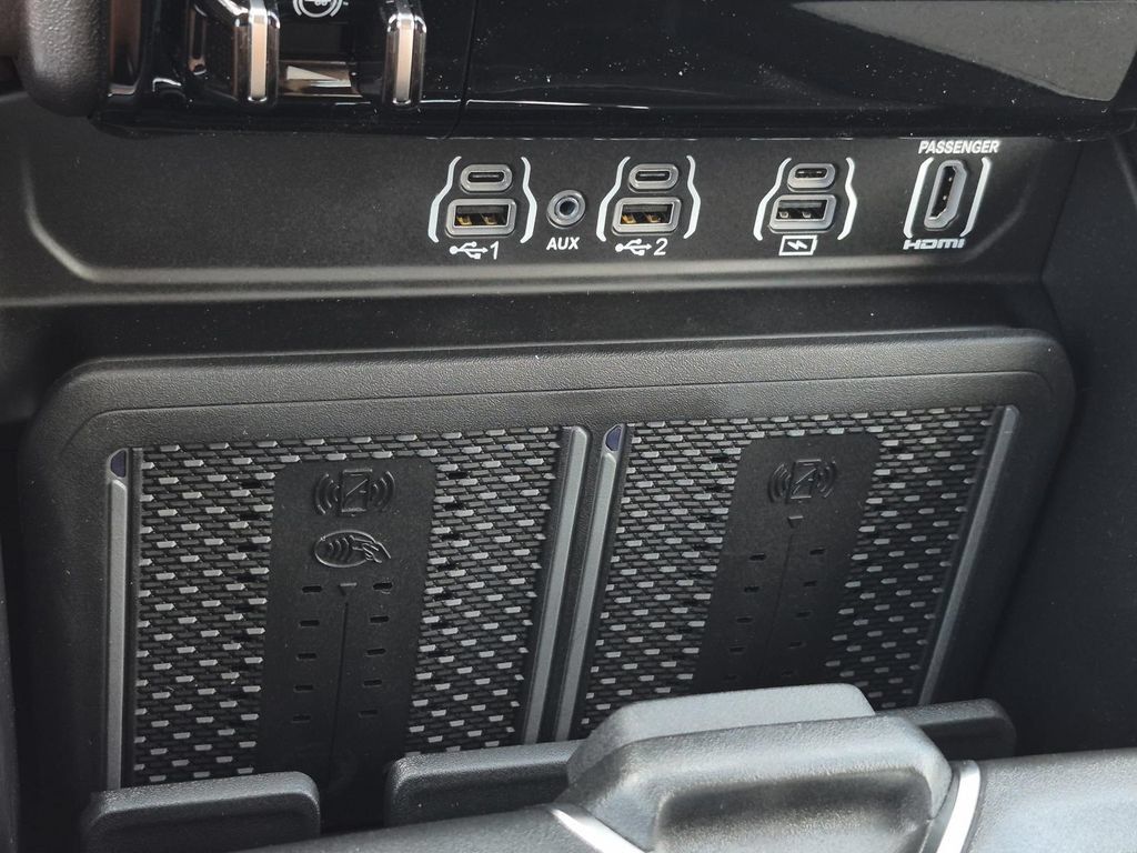 New 2026 RAM 1500 Laramie w/ Advanced Safety Group II AWD/4WD image 32