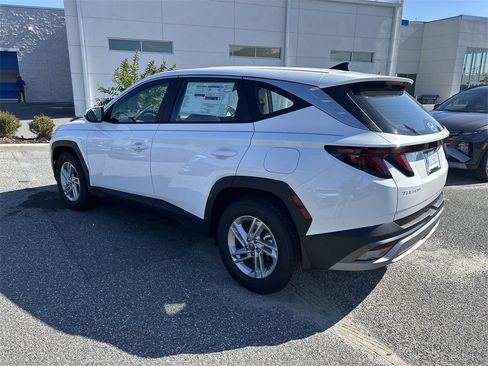 New 2026 Hyundai Tucson SE image 12