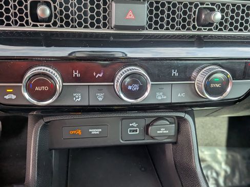 Used 2024 Honda Civic EX-L image 29