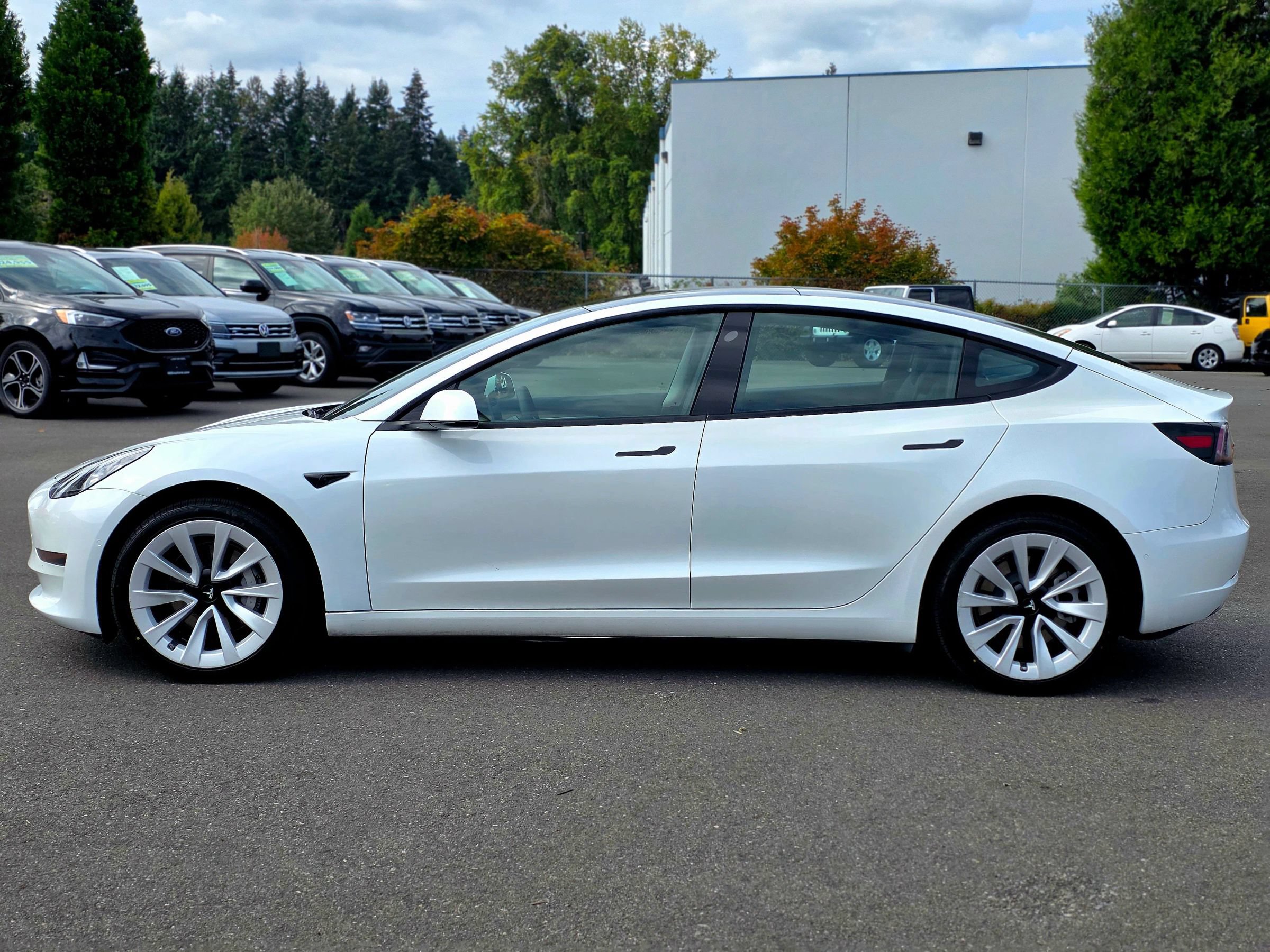 Used 2021 Tesla Model 3 Standard Range Plus RWD image 10