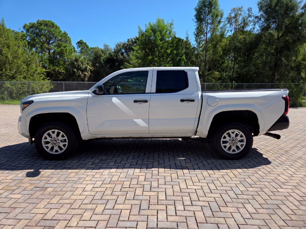 Certified 2024 Toyota Tacoma SR AWD/4WD image 8