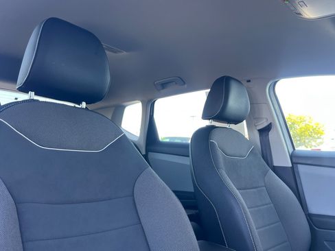 Used 2023 Volkswagen Taos SE image 14