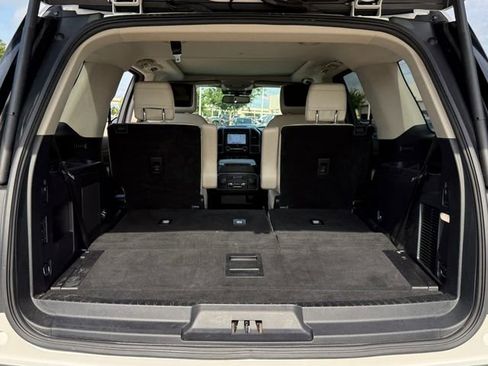 Used 2019 Ford Expedition Platinum RWD image 30