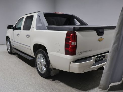 Used 2010 Chevrolet Avalanche LTZ AWD/4WD image 5