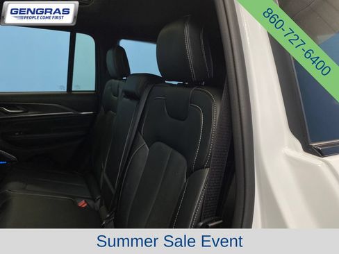 Used 2023 Jeep Grand Cherokee Overland AWD/4WD image 29