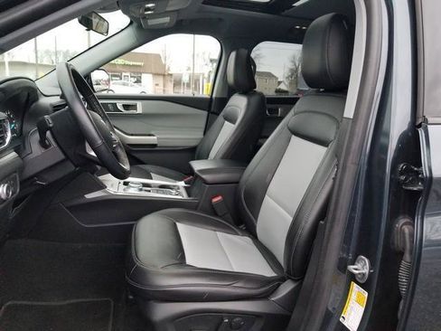 Certified 2022 Ford Explorer XLT w/ Equipment Group 202A image 13